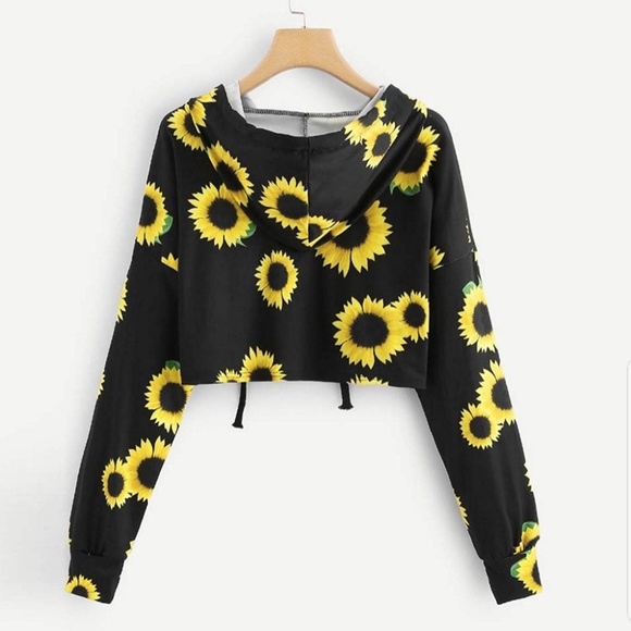 BOGO 1\2 OFF 🌝 Cropped 🌻🌻 Hoodie - Picture 5 of 5